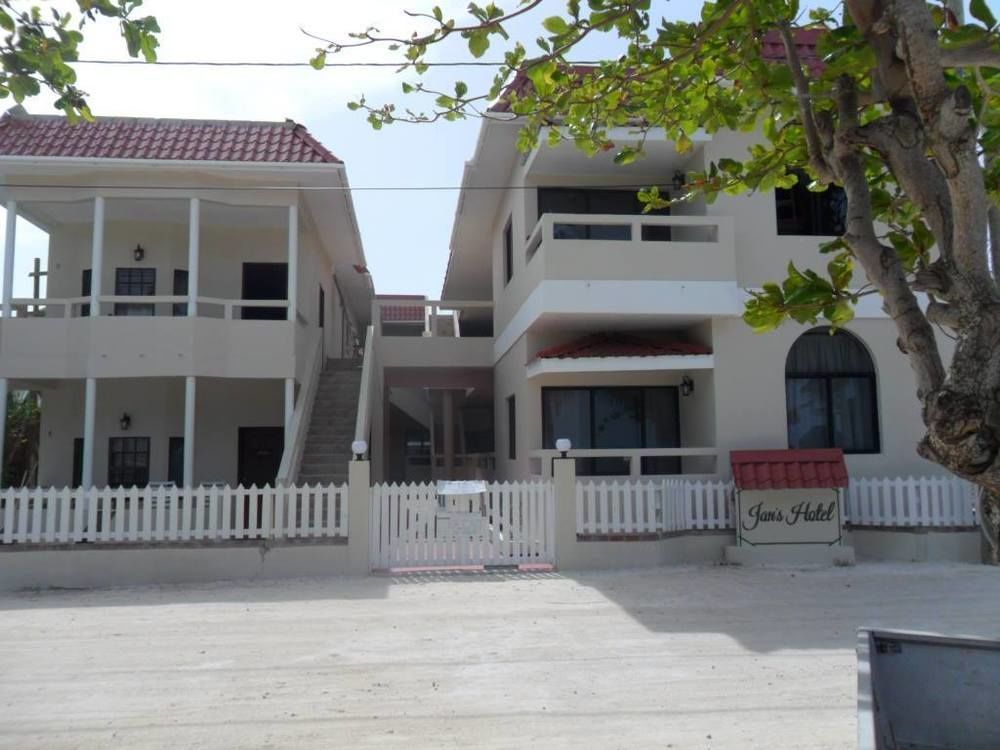 Jans Hotel Caye Caulker Exteriör bild