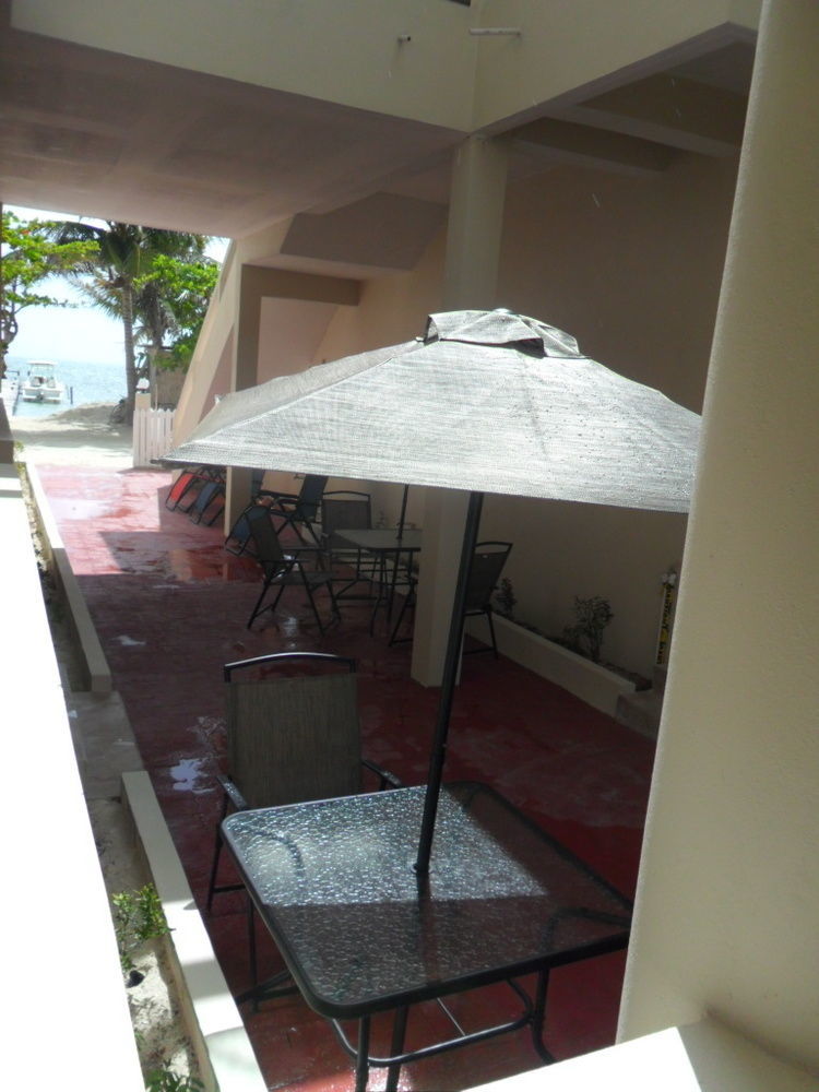 Jans Hotel Caye Caulker Exteriör bild
